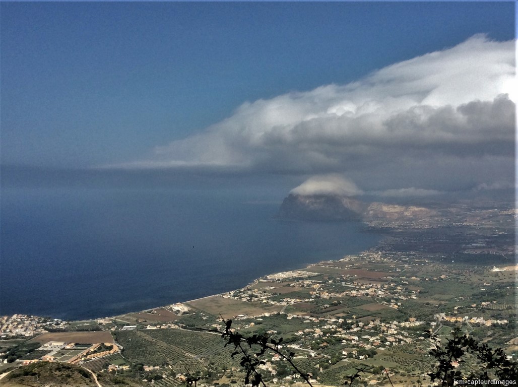 DSC_0075IMG_2200 La montée vers Erice